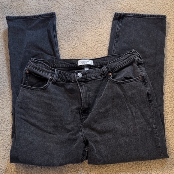Abercrombie & Fitch Black Curvy Love The 90s Straight Ultra High Rise Jean 33 S - Picture 1 of 7